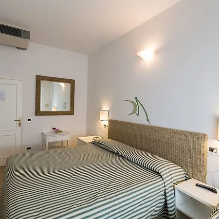 Ξενοδοχείο Pinamar 3*